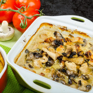 Картофель запеченный с куриной грудкой и грибами шампиньонами