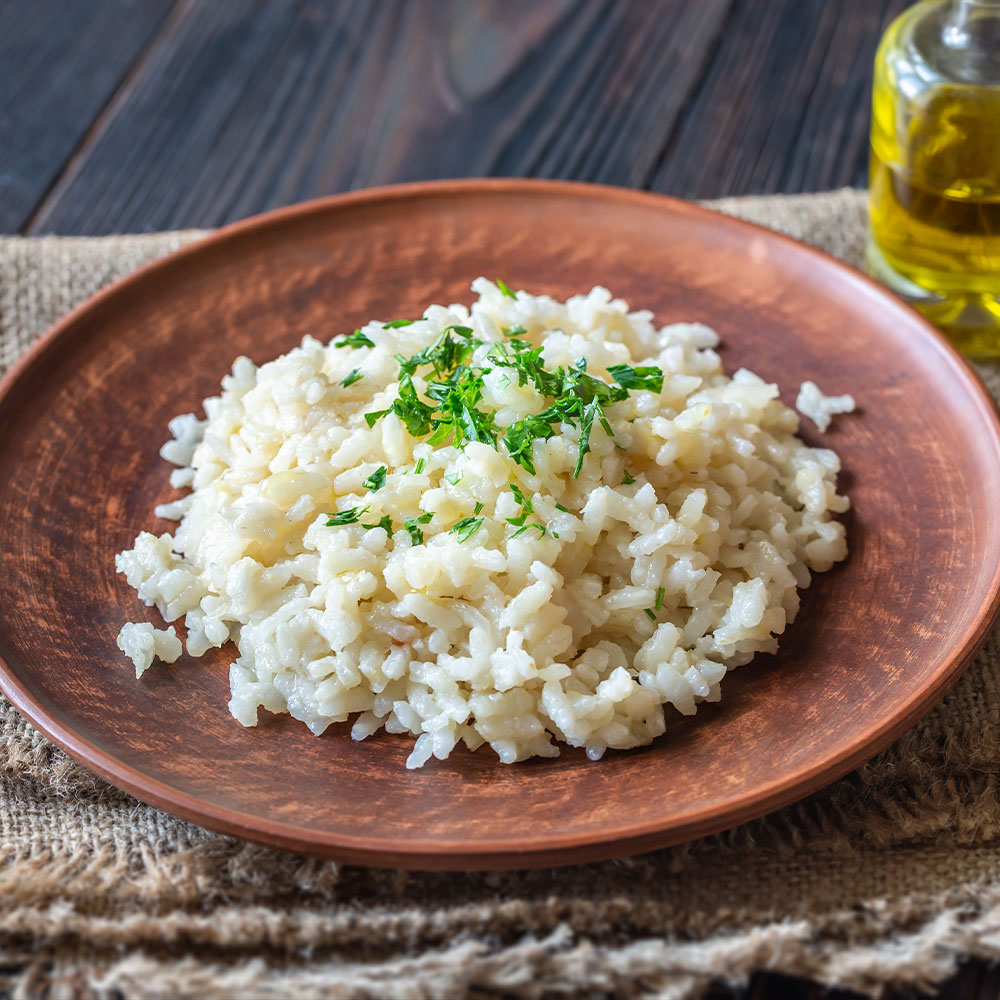 Отваренный рис с маслом