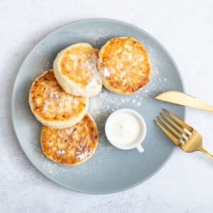 Сырники из творога со сметаной